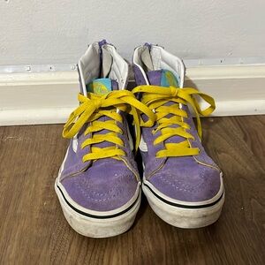 LISA SIMPSON VANS! These vans are a size 3-4 Barley worn.These are a collectible